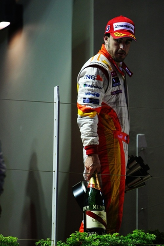 Illustration for article titled 2009 Singapore Grand Prix: Into the Night